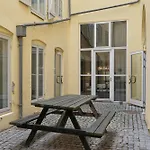 Luxury Stay By Freetown & Canals